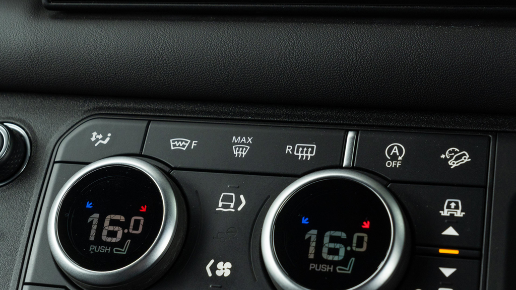 Land Rover Defender 90 X-dynamic Hse Grey #56