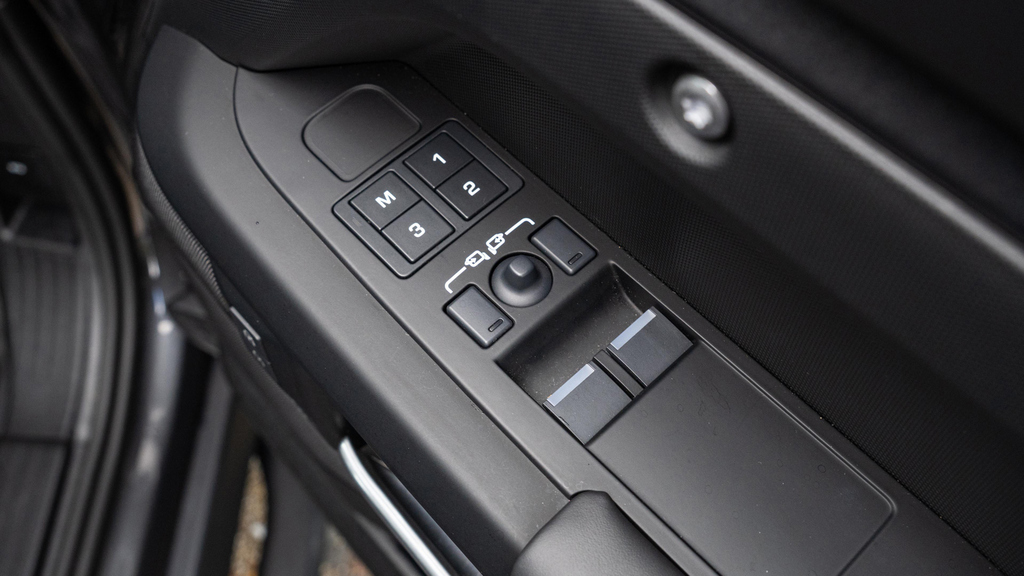Land Rover Defender 90 X-dynamic Hse Grey #78