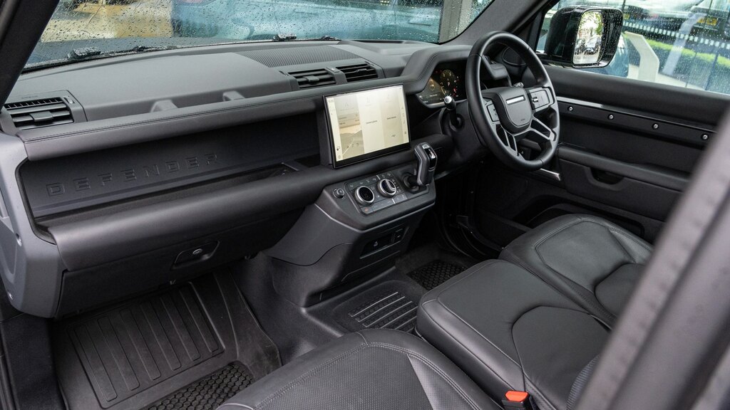 Land Rover Defender 90 X-dynamic Hse Grey #71
