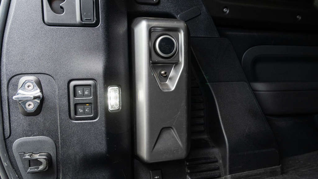 Land Rover Defender 90 X-dynamic Hse Grey #29