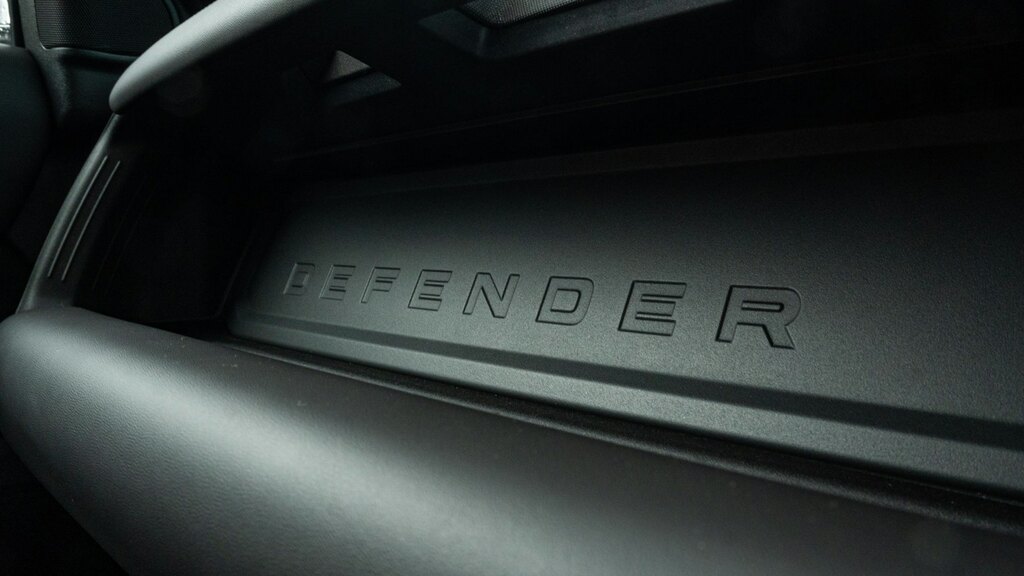 Land Rover Defender 90 X-dynamic Hse Grey #85