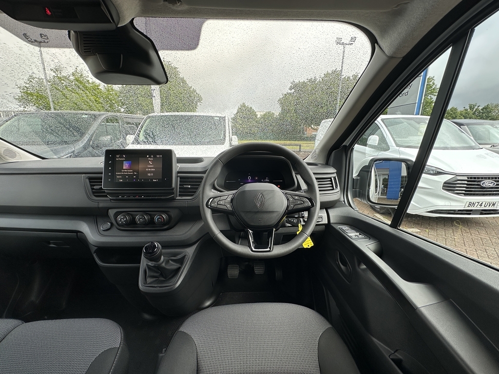 Renault Trafic Sl30 Blue Dci 130 Advance Safety Van White #30