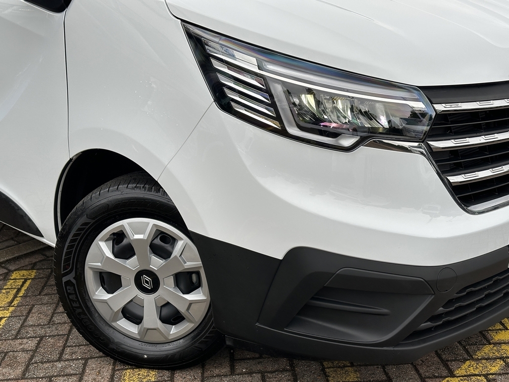Renault Trafic Sl30 Blue Dci 130 Advance Safety Van White #13
