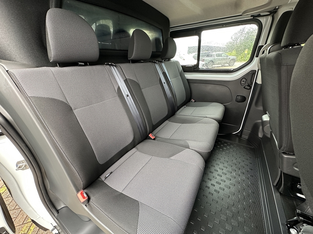 Renault Trafic Sl30 Blue Dci 130 Advance Safety Van White #52