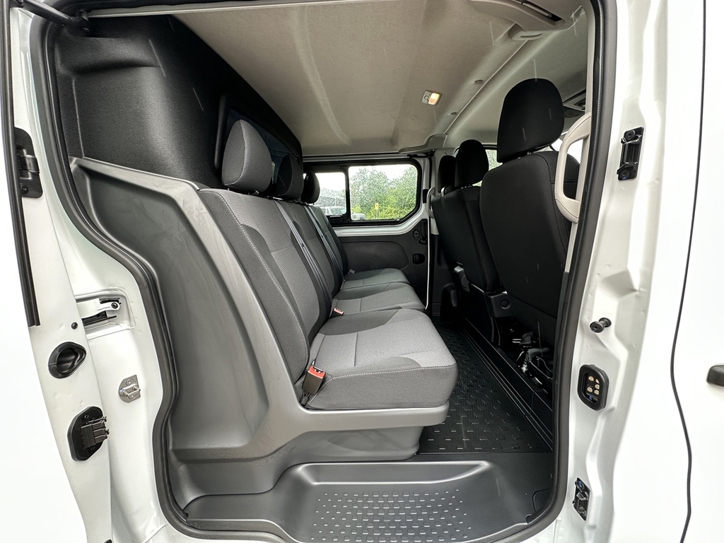 Renault Trafic Sl30 Blue Dci 130 Advance Safety Van White #51