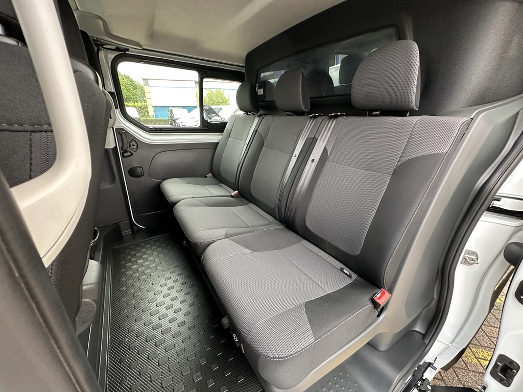 Renault Trafic Sl30 Blue Dci 130 Advance Safety Van White #55