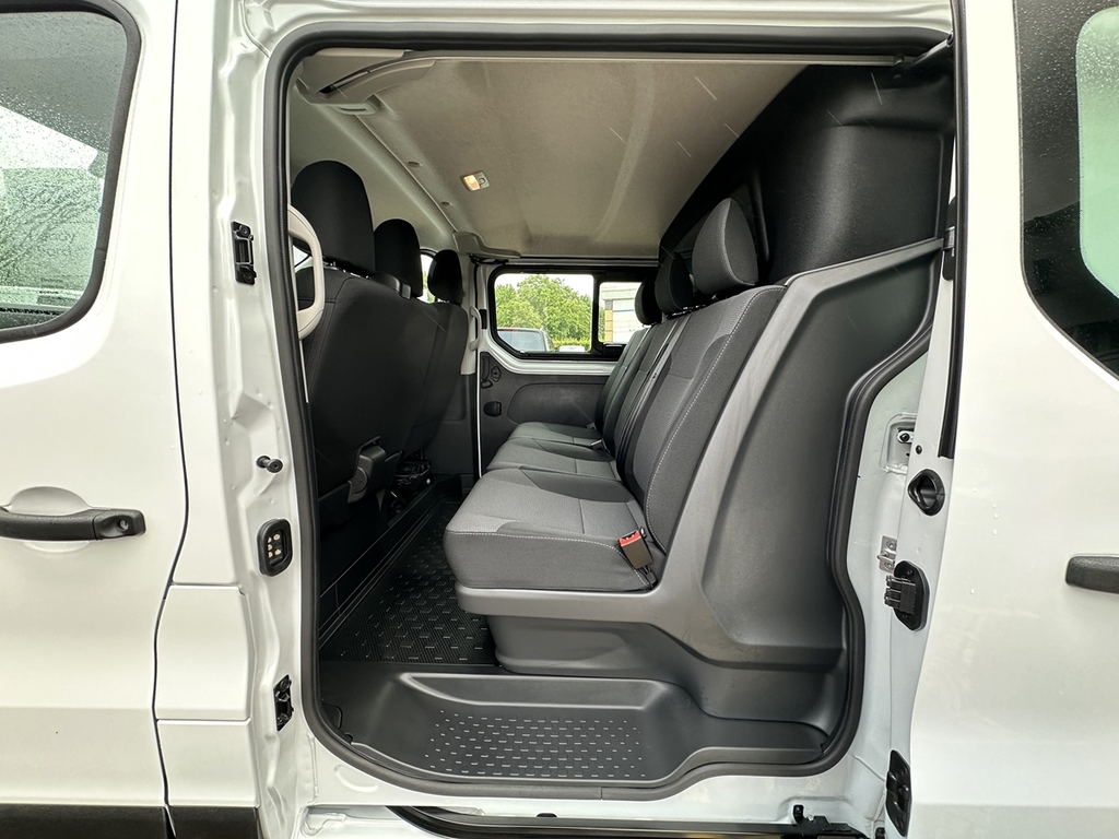 Renault Trafic Sl30 Blue Dci 130 Advance Safety Van White #54