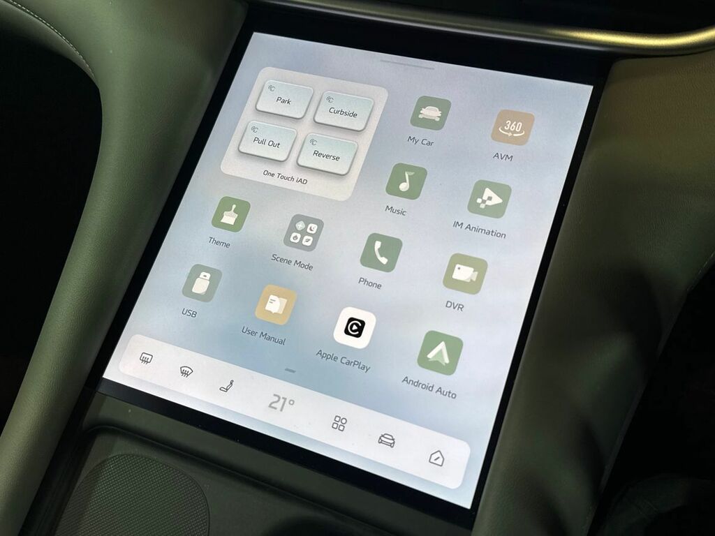 MG IM6 Launch Edition Awd 100Kwh White #56