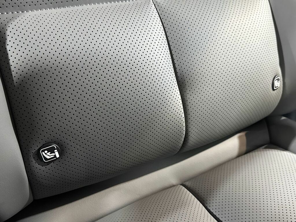 MG IM6 Launch Edition Awd 100Kwh White #24