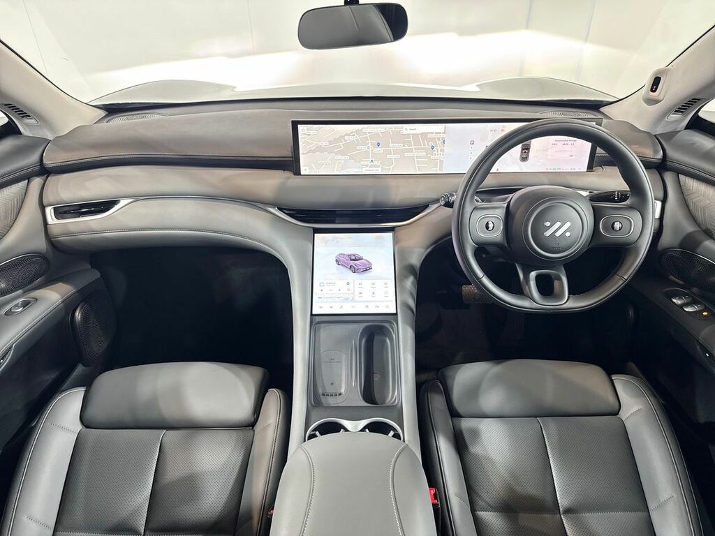 MG IM6 Launch Edition Awd 100Kwh White #3