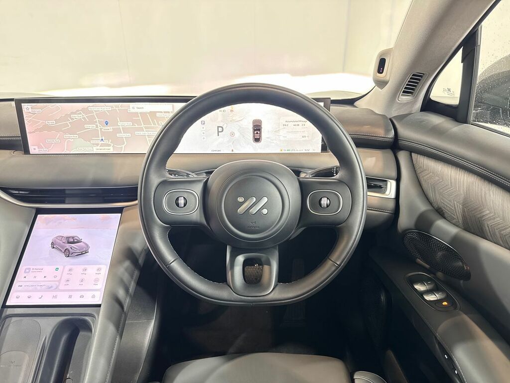 MG IM6 Launch Edition Awd 100Kwh White #34