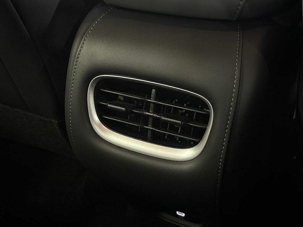 MG IM6 Launch Edition Awd 100Kwh White #44