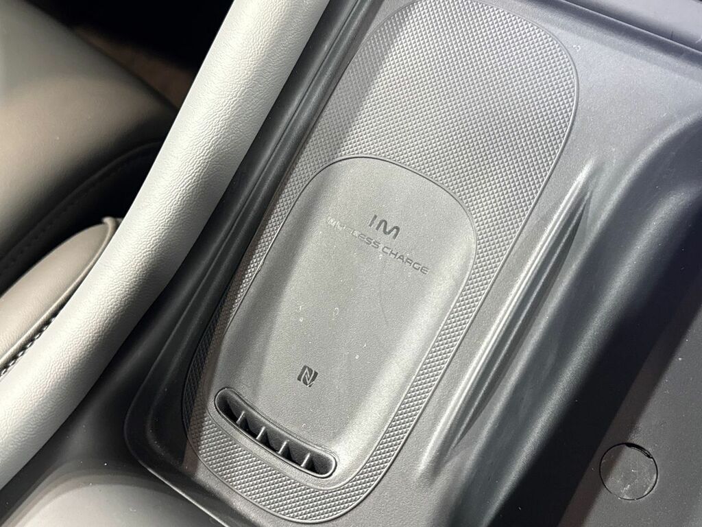 MG IM6 Launch Edition Awd 100Kwh White #46