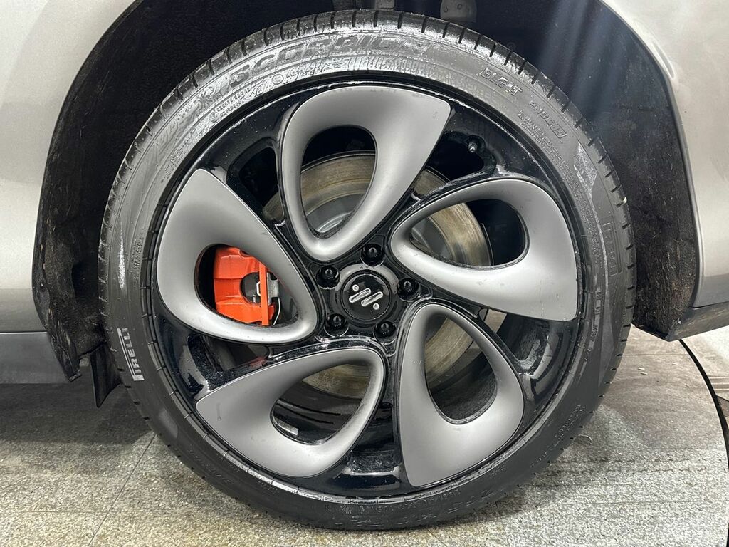 MG IM6 Launch Edition Awd 100Kwh White #53