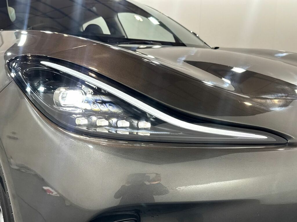 MG IM6 Launch Edition Awd 100Kwh White #17