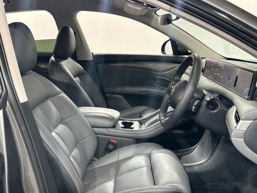 MG IM6 Launch Edition Awd 100Kwh White #25