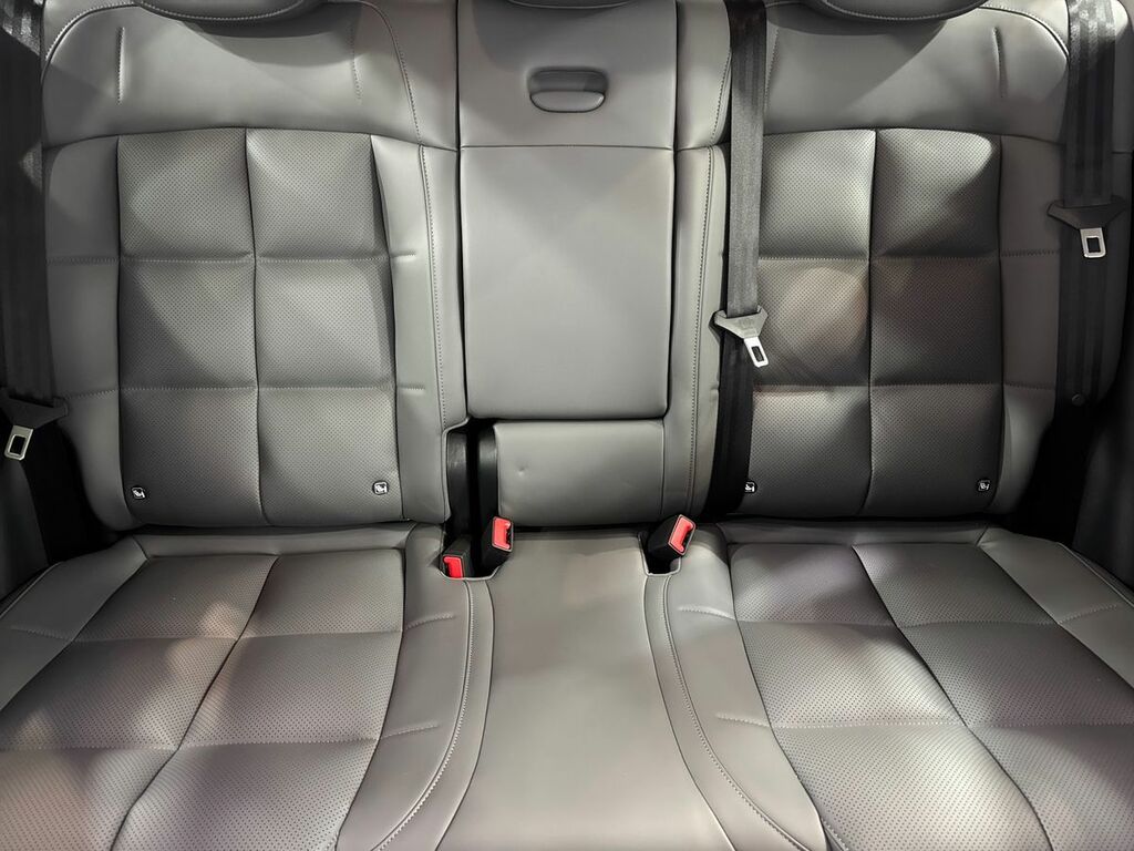 MG IM6 Launch Edition Awd 100Kwh White #31