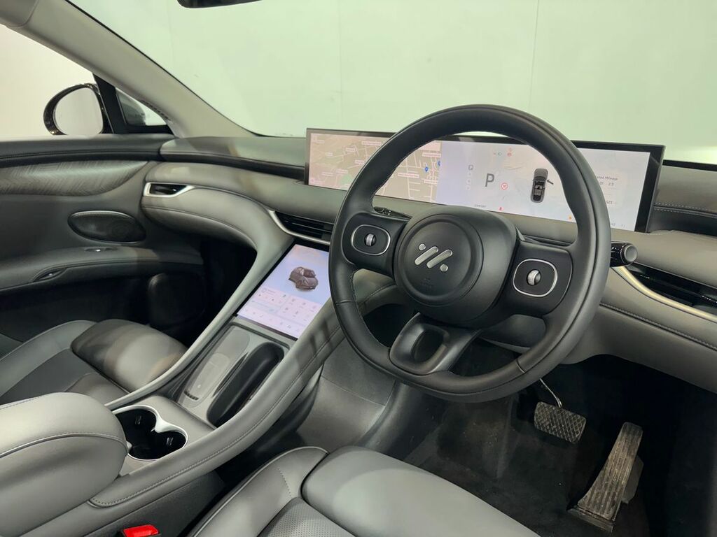 MG IM6 Launch Edition Awd 100Kwh White #26