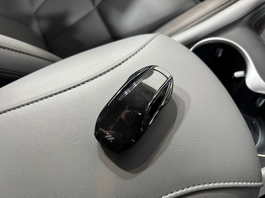MG IM6 Launch Edition Awd 100Kwh White #40