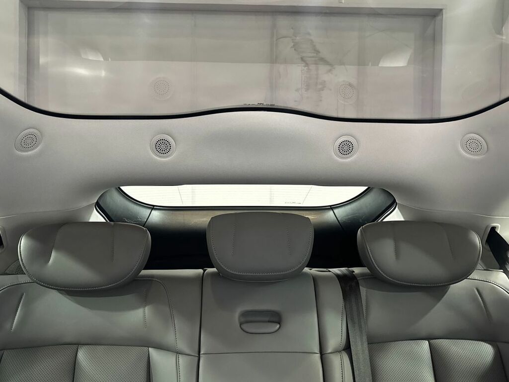 MG IM6 Launch Edition Awd 100Kwh White #48