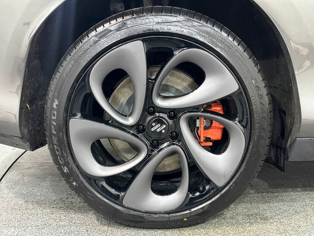 MG IM6 Launch Edition Awd 100Kwh White #50