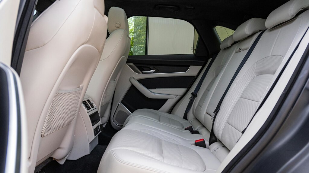 Jaguar F-Pace 3.0 D300 R-dynamic Hse Black 90Th Anniv Blue #4