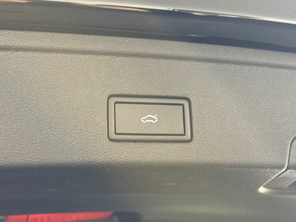 Volkswagen Touareg 3.0 V6 Tdi 4Motion R-line Tech Tip #18