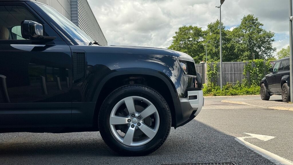 Land Rover Defender 90 Automatic Black #50