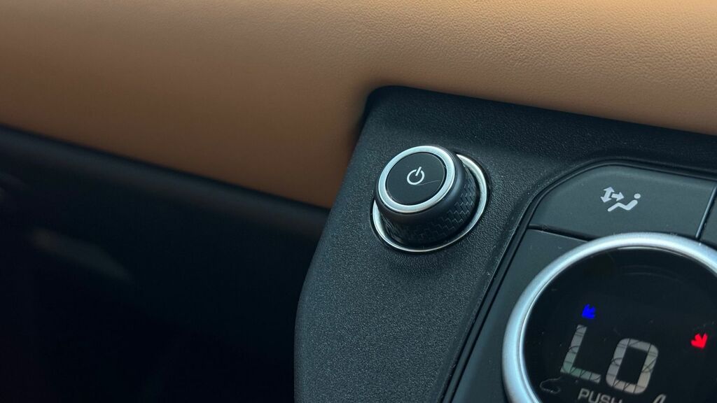 Land Rover Defender 90 Automatic Black #38