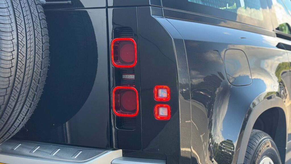 Land Rover Defender 90 Automatic Black #19