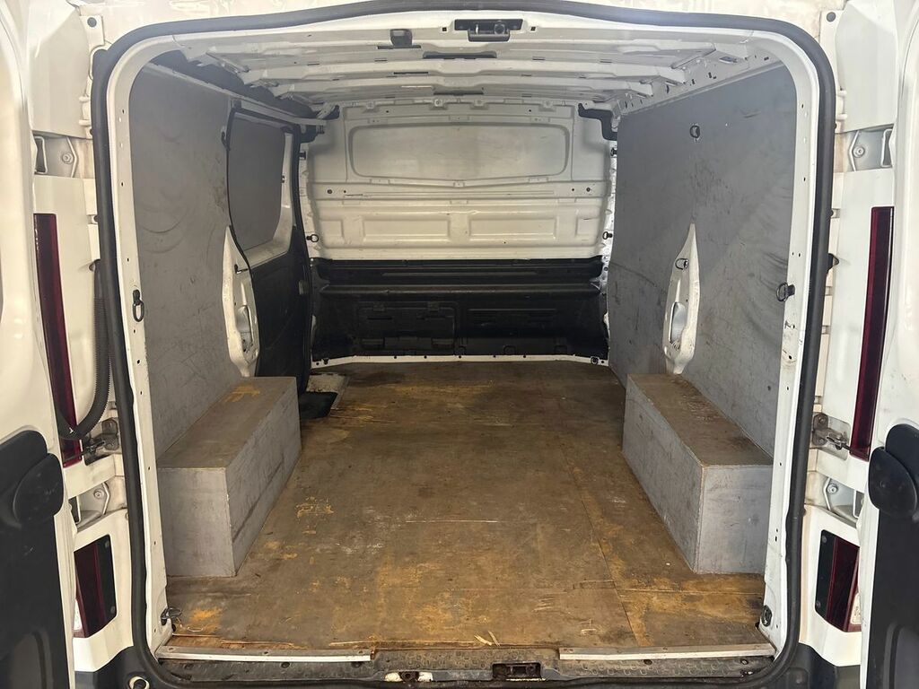 Renault Trafic 1.6 Diesel Black #13