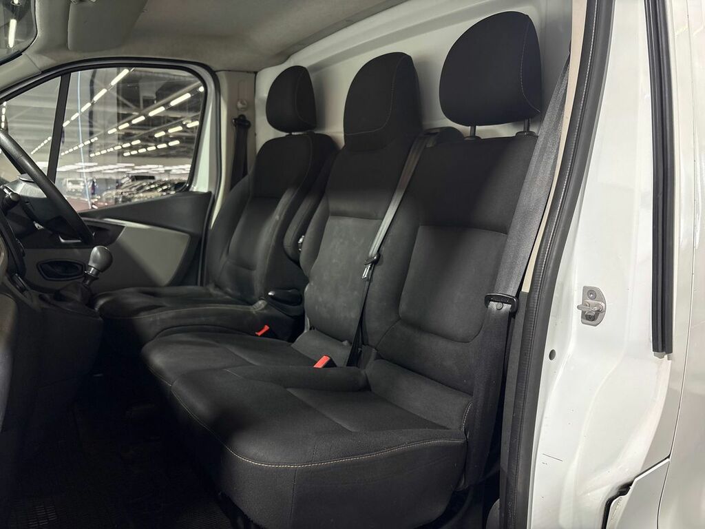 Renault Trafic 1.6 Diesel Black #18