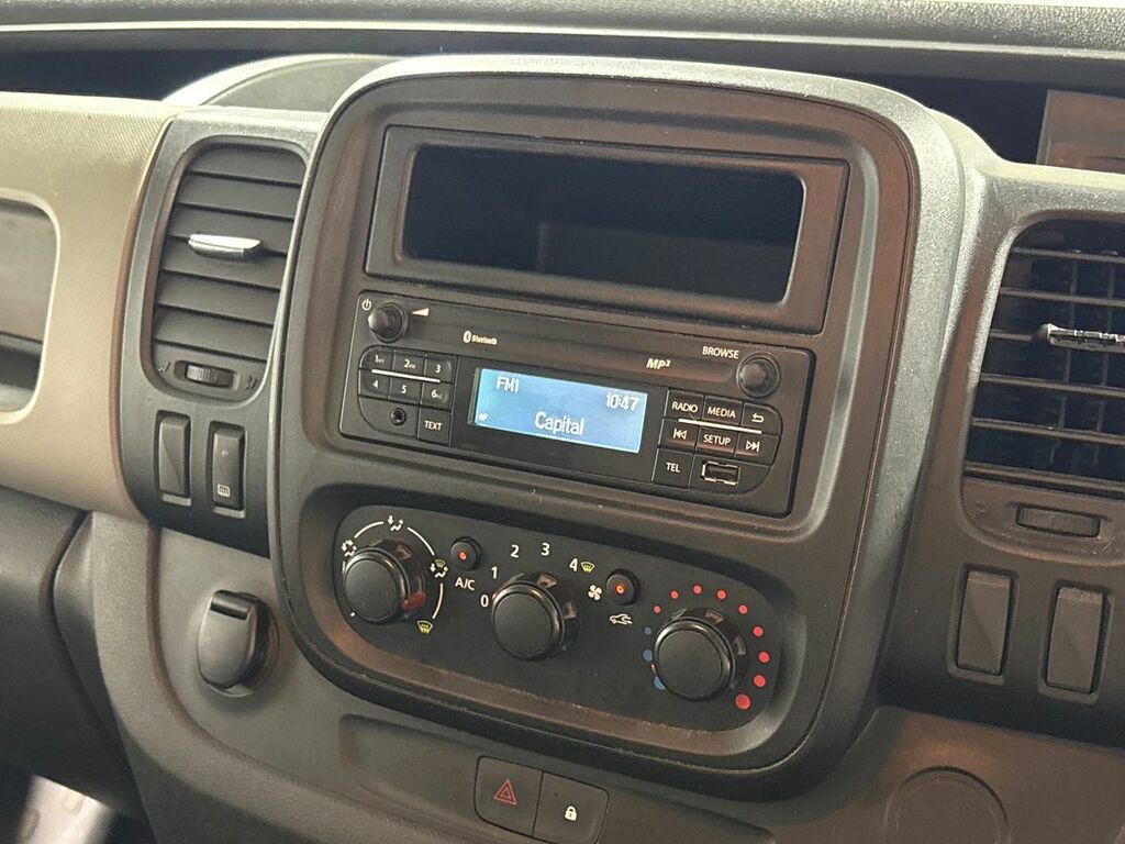 Renault Trafic 1.6 Diesel Black #23