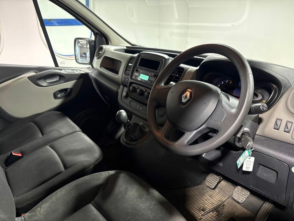 Renault Trafic 1.6 Diesel Black #17