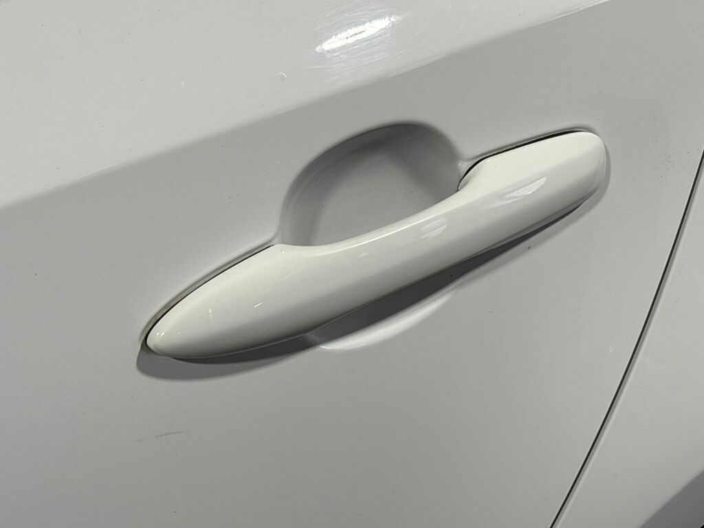 Suzuki Swace Sz-t White #13