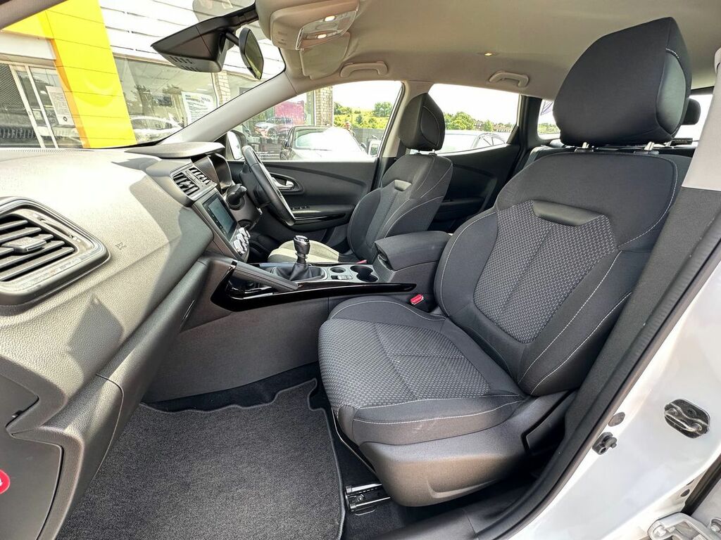 Renault Kadjar 1.3 Tce Techno Suv Edc Black #26
