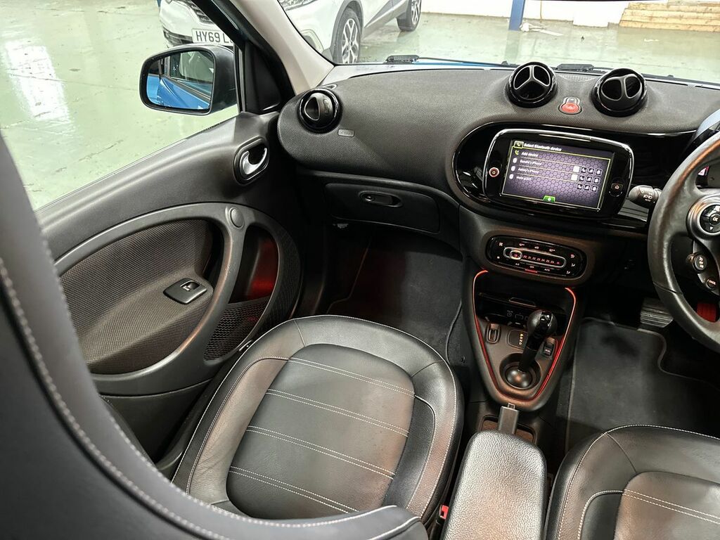 Mercedes-Benz Glc 300 De 4Matic Amg Line Premium Black #30