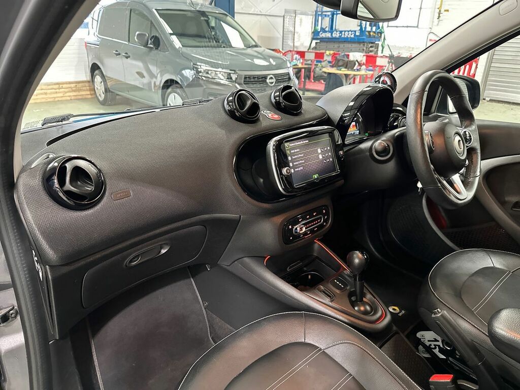 Mercedes-Benz Glc 300 De 4Matic Amg Line Premium Black #25