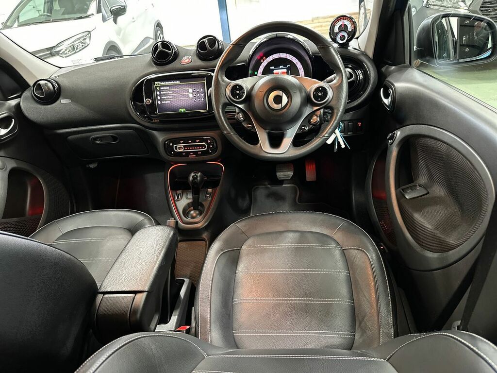 Mercedes-Benz Glc 300 De 4Matic Amg Line Premium Black #32