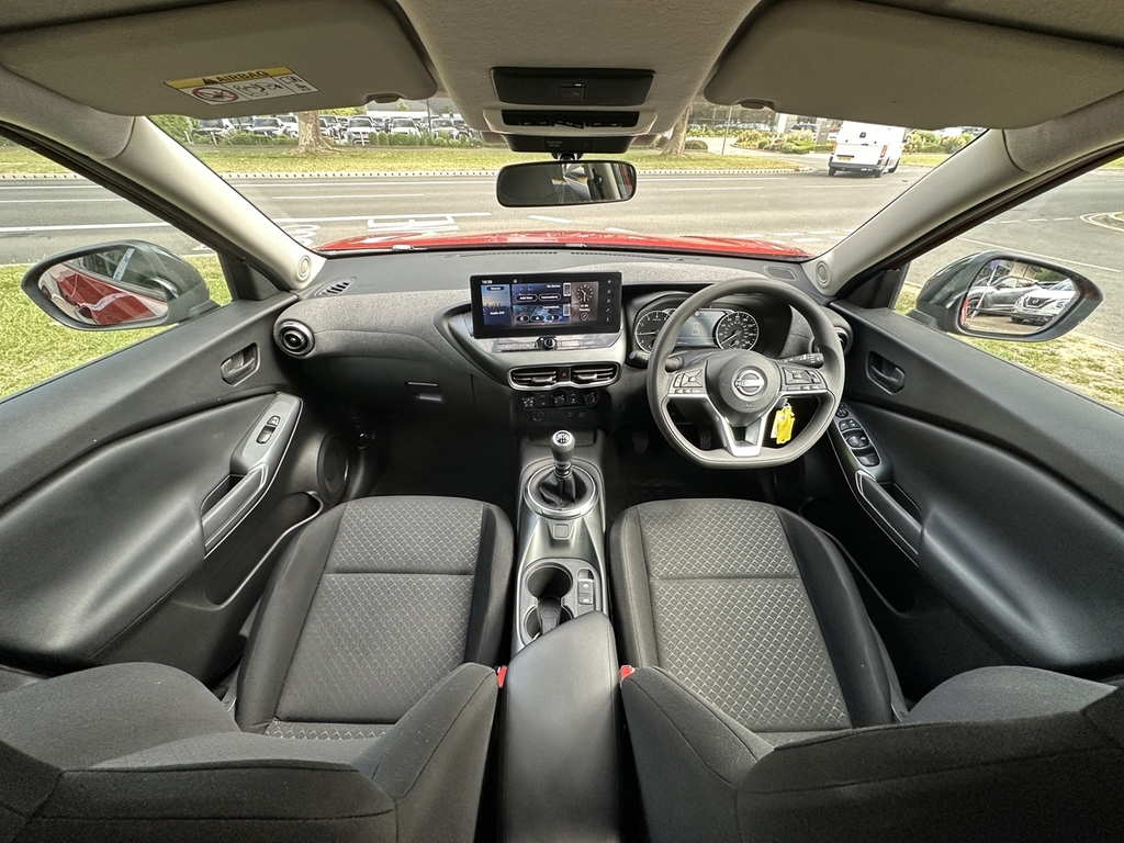 Nissan Juke 1.0 Dig-t Acenta Premium FP75BHF Red #3
