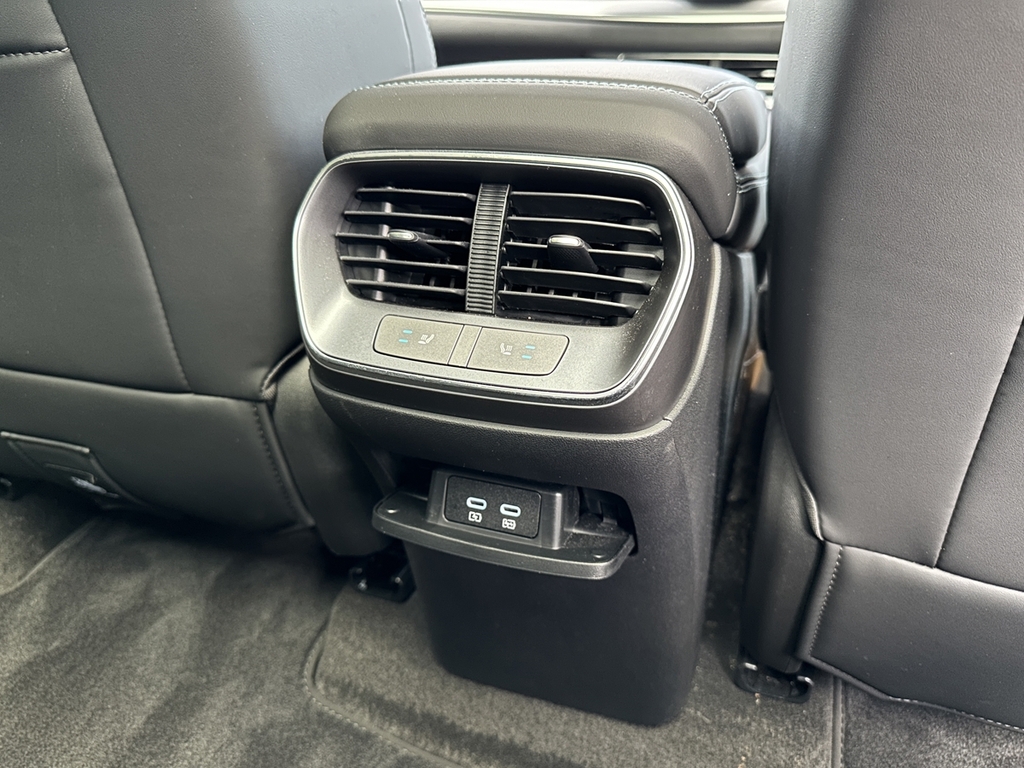 Byd Sealion 7 390Kw Design Awd 83Kwh Black #66