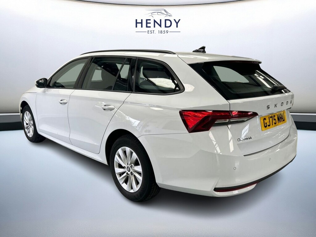 Skoda Octavia 1.5 Tsi Se Technology White #6