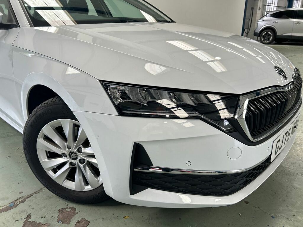 Skoda Octavia 1.5 Tsi Se Technology White #3