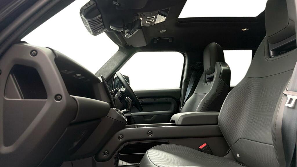 Land Rover Defender 110 4.4 P635 Octa Black 110 Black #2