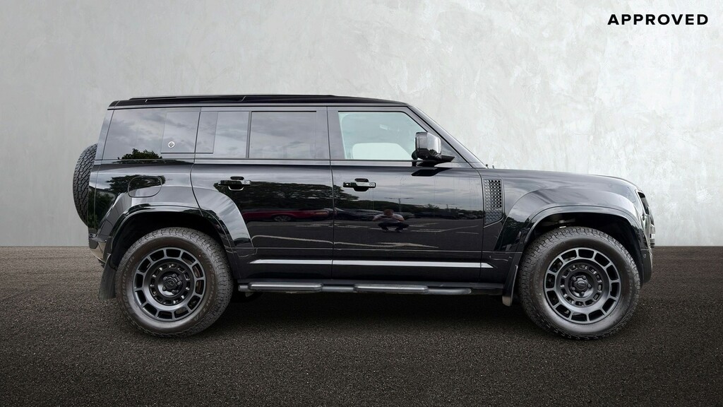 Land Rover Defender 110 4.4 P635 Octa Black 110 Black #4