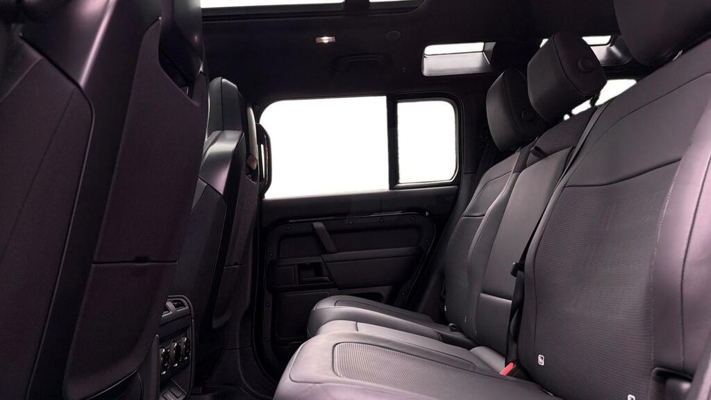 Land Rover Defender 110 4.4 P635 Octa Black 110 Black #3