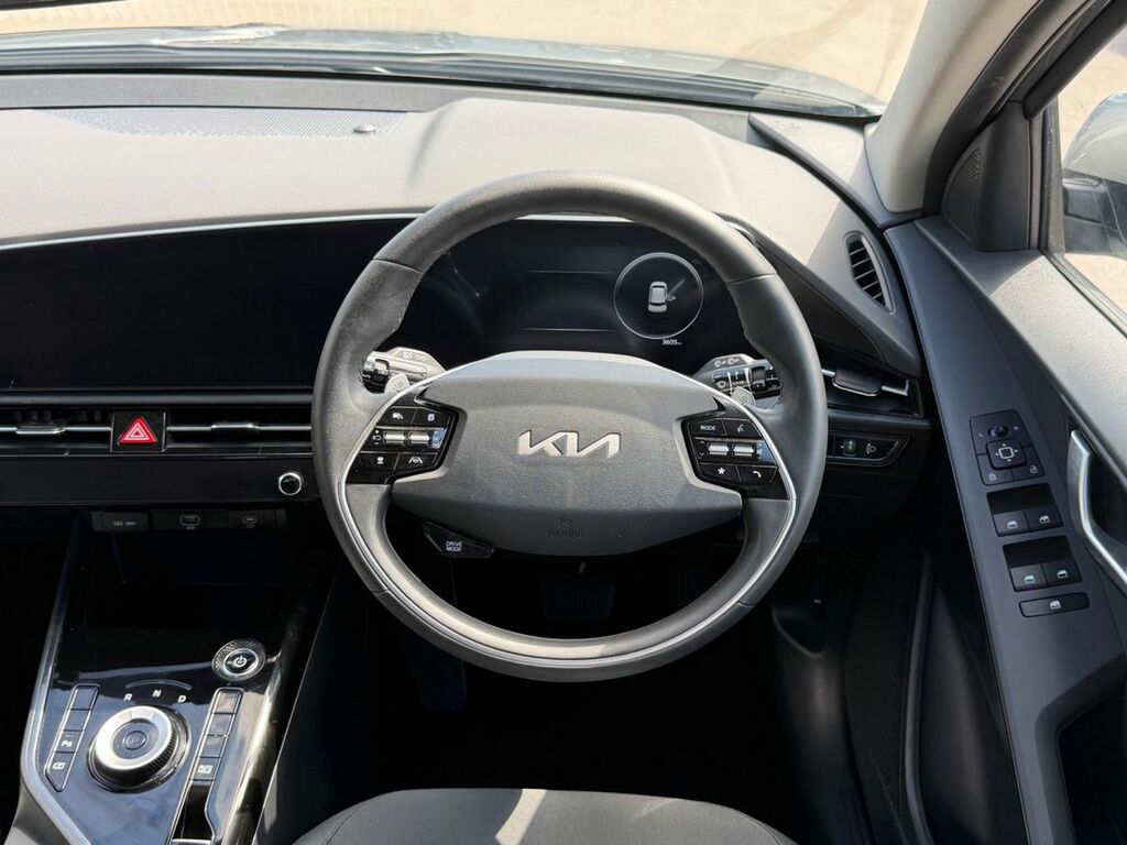 Kia e-Niro 64.8Kwh 2 MW25SXV Red #31
