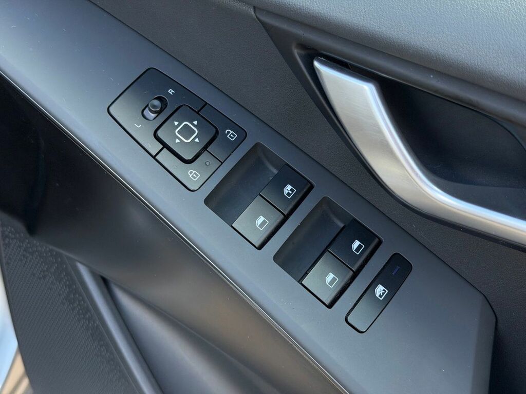 Kia e-Niro 64.8Kwh 2 MW25SXV Red #39