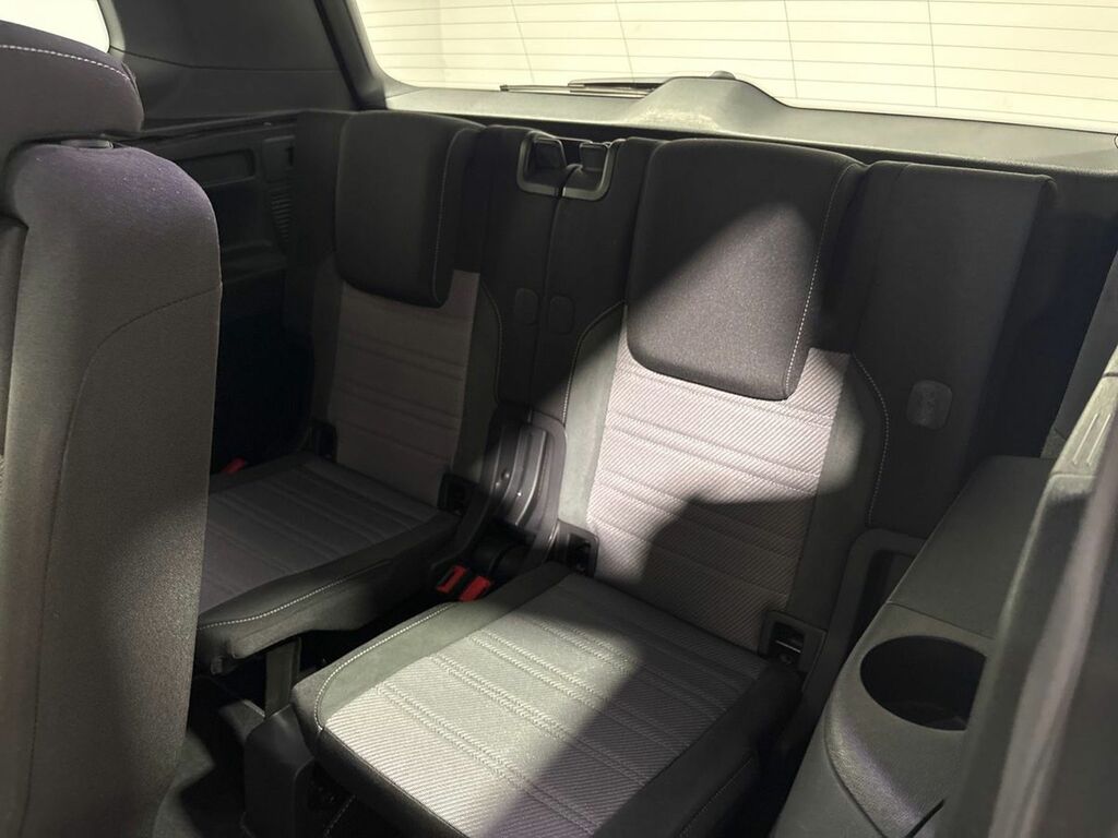 Volkswagen Touran 1.5 Tsi Evo R-line Dsg White #5