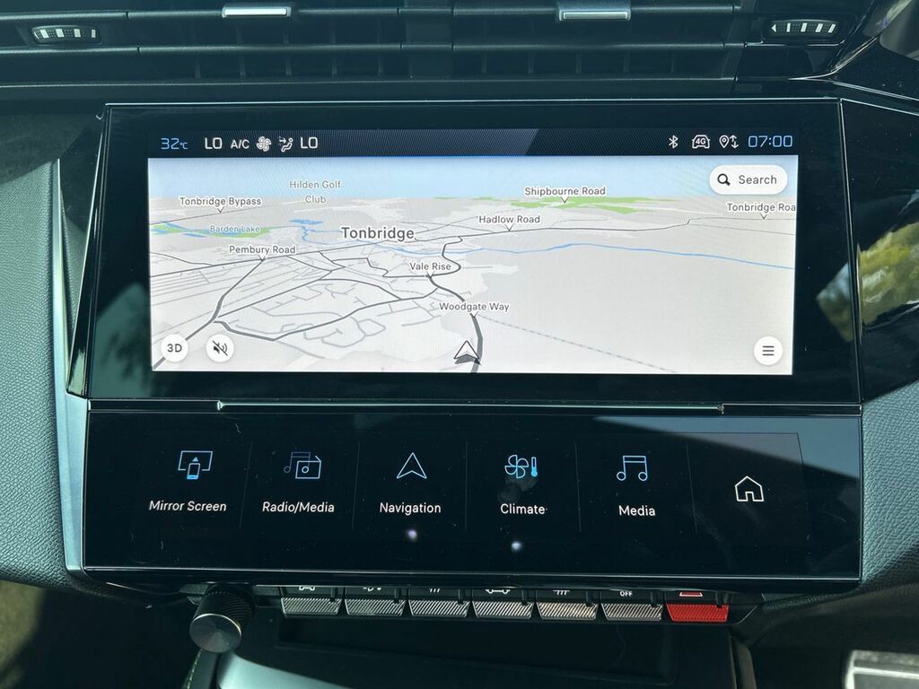 Peugeot 408 1.2 Hybrid 136 Gt E-dsc6 White #2